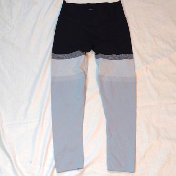 Athleta Seamless High Rise Intarsia Knit Leggings Size M - Picture 3 of 7
